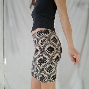 Forever 21 black & white pattern mini skirt small